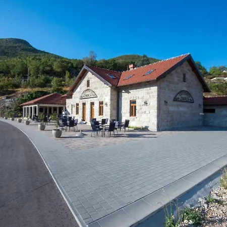 아파트 Zavala Ravno